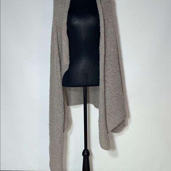 Cozy Women's large scarf or shawl  in Cream - Picture 3 of 6